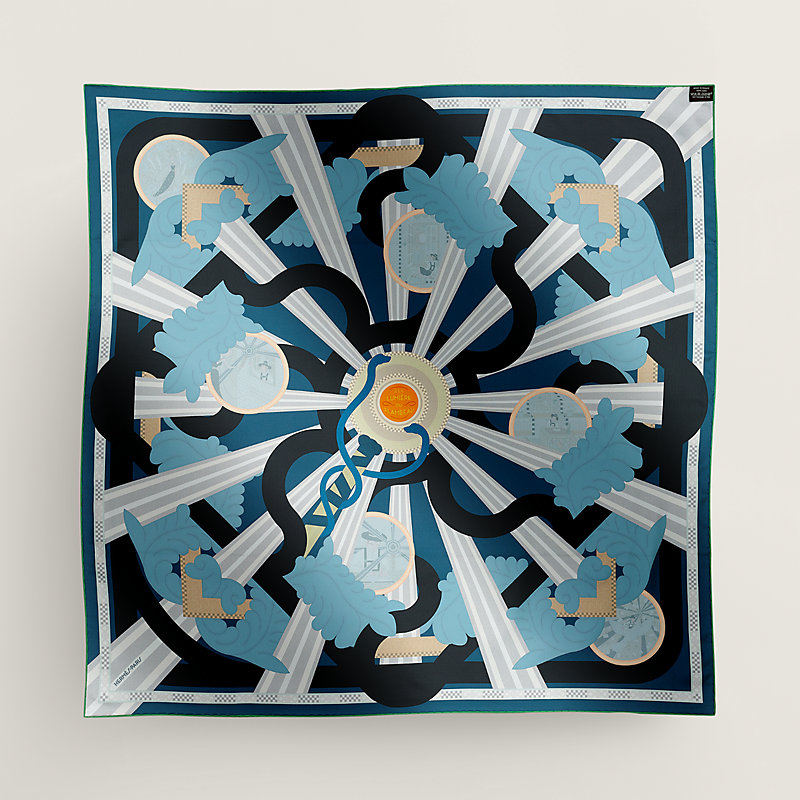 A la Lumiere du Flambeau double face scarf 90 | Hermès USA